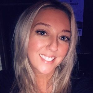 Meet your Posher, Dena